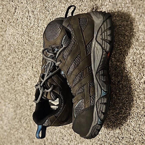 Women's Merrell Steel Toe Shoes. - Picture 7 of 8